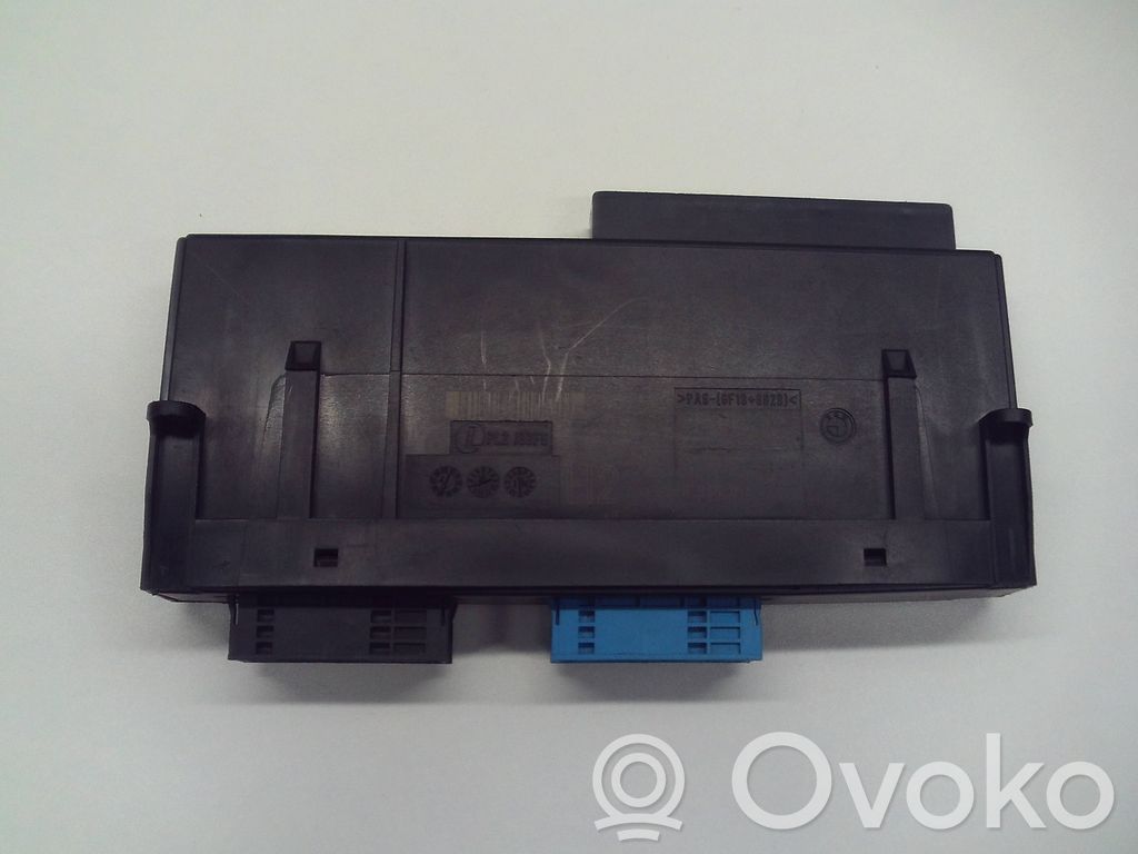 BMW X3 E83 Module confort 