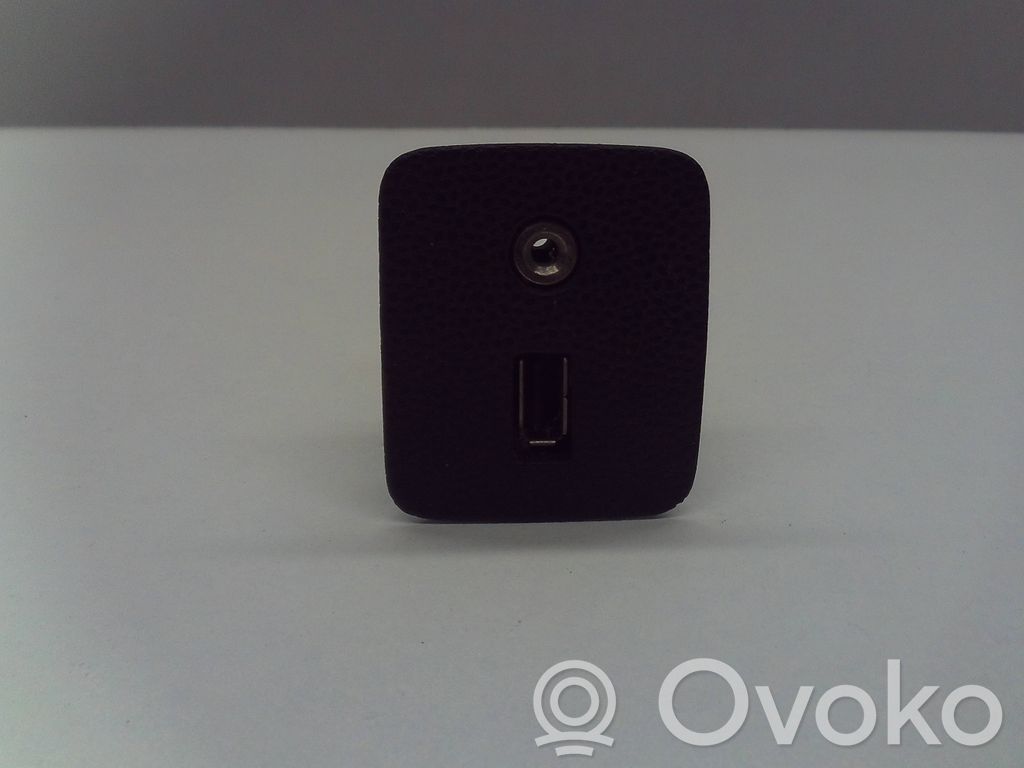 Ford Puma Enchufe conector USB 