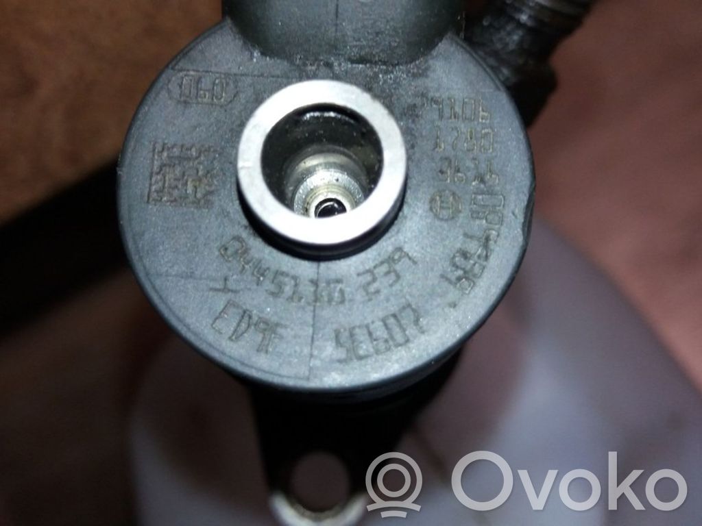 Inyector de combustible   0445110239