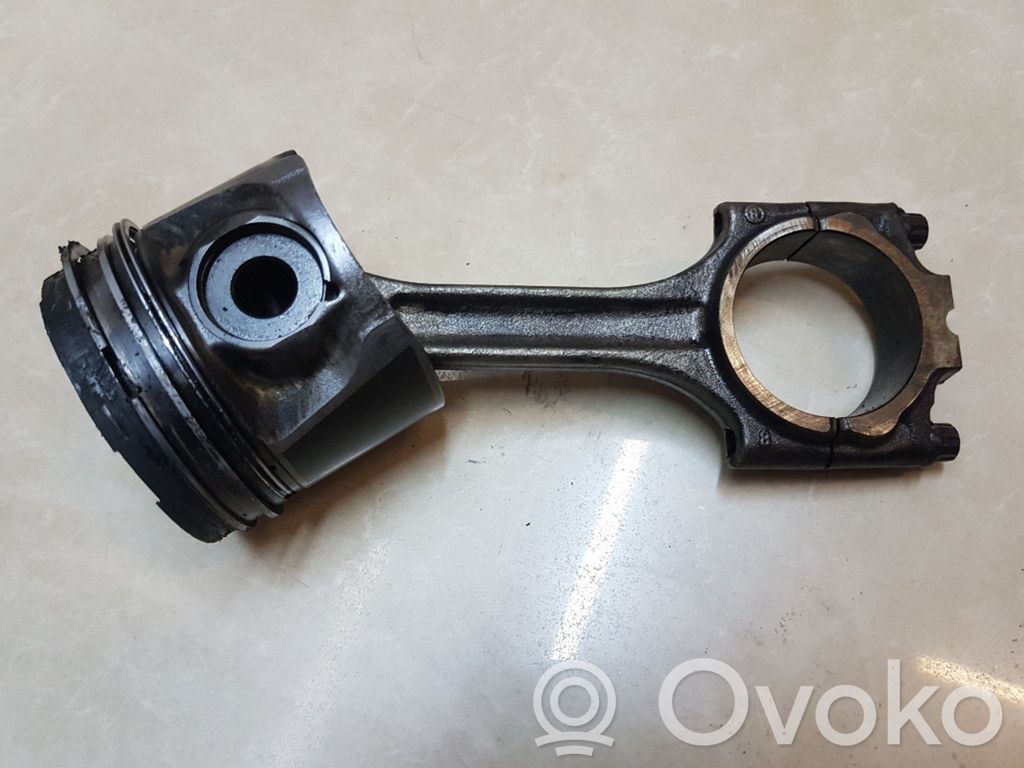 Piston with connecting rod