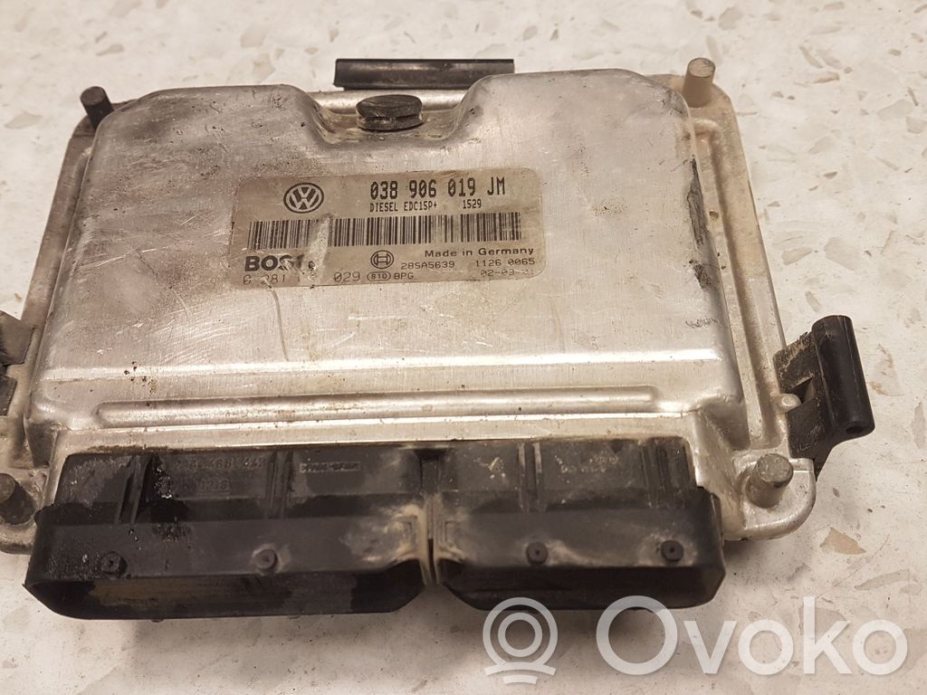 Volkswagen Golf IV Engine control unit/module 