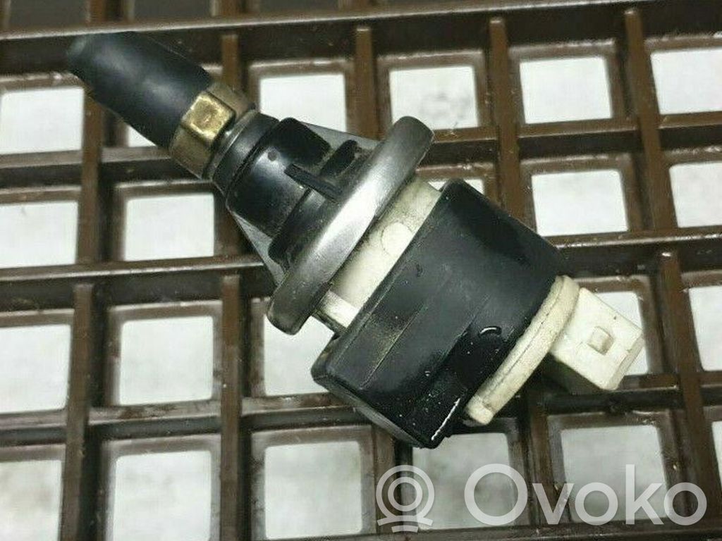 Audi 80 90 S2 B4 Válvula de vacío (Usadas) 
