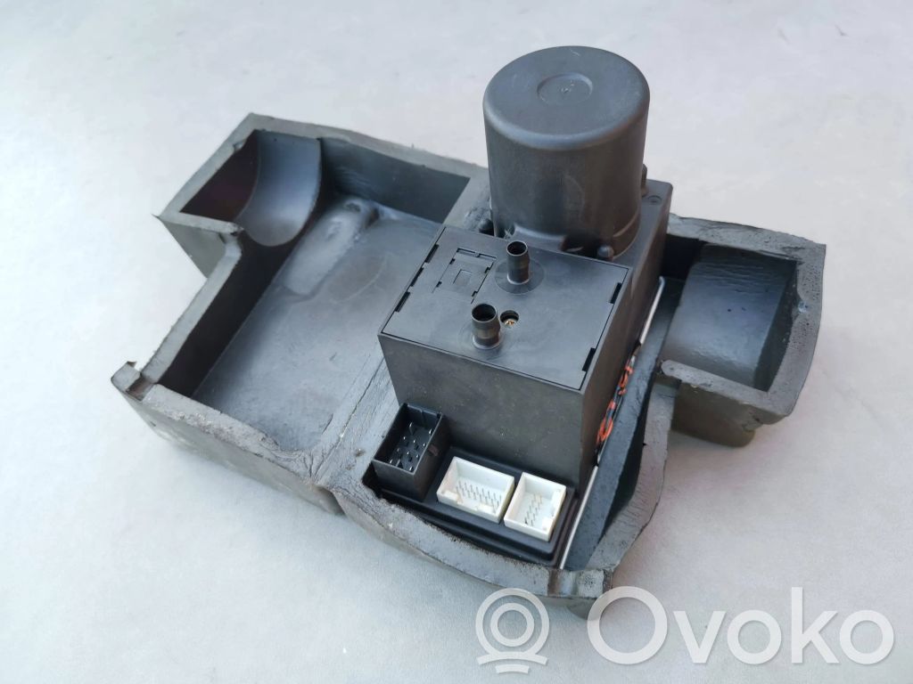 Audi A3 S3 8L Pompe à vide verrouillage central 