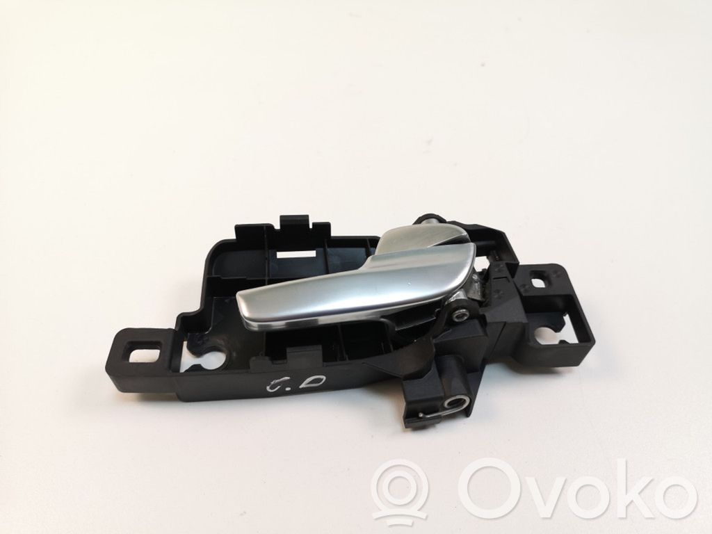 Manecilla interna puerta trasera   6M21U22600