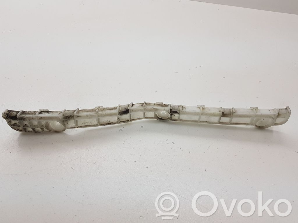 Rear bumper mounting bracket
