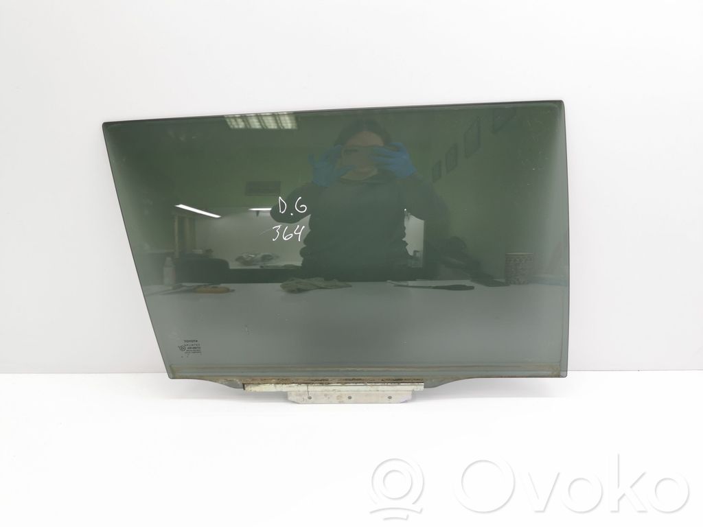 Toyota Avensis T250 Rear door window glass 