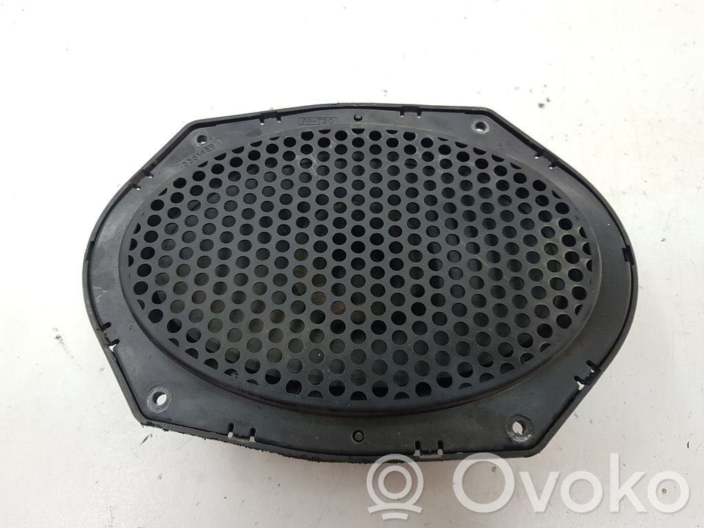 Ford Mondeo MK II Garsiakalbis (-iai) priekinėse duryse 
