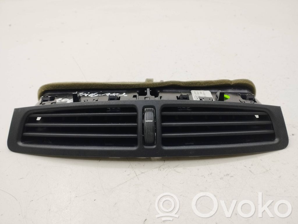 Ford C-MAX II Dysze / Kratki środkowego nawiewu deski rozdzielczej 