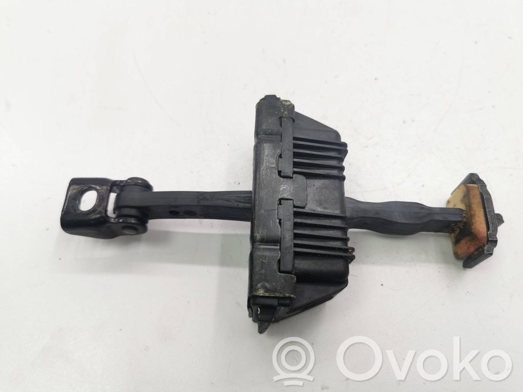 BMW 5 E60 E61 Takaoven pidätin 