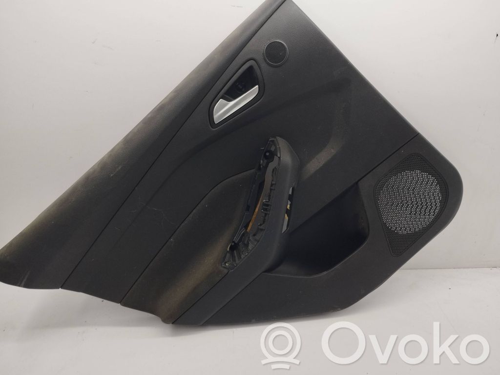 Ford Focus Apšuvums aizmugurējām durvīm 