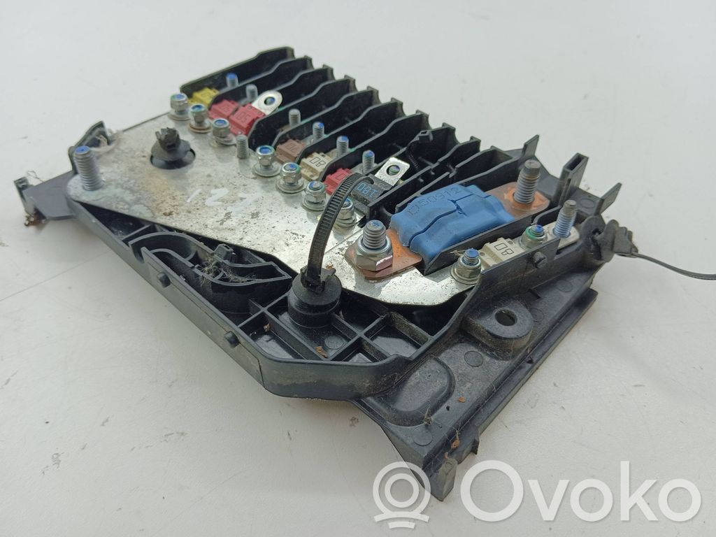 Ford Focus Battery relay fuse 