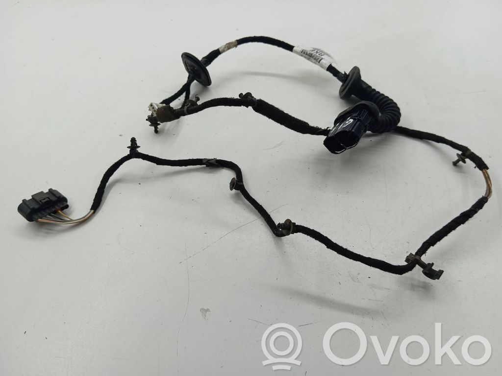 Cableado de puerta trasera   AV6T14240
