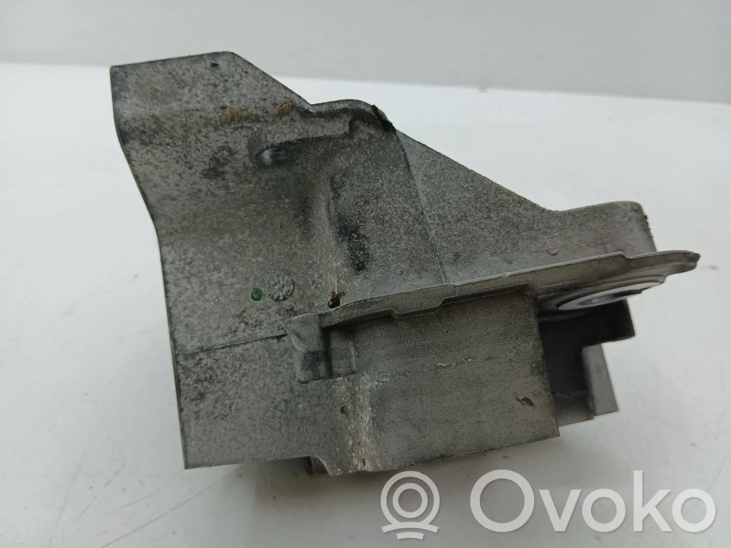 Engine mounting bracket   9682877580