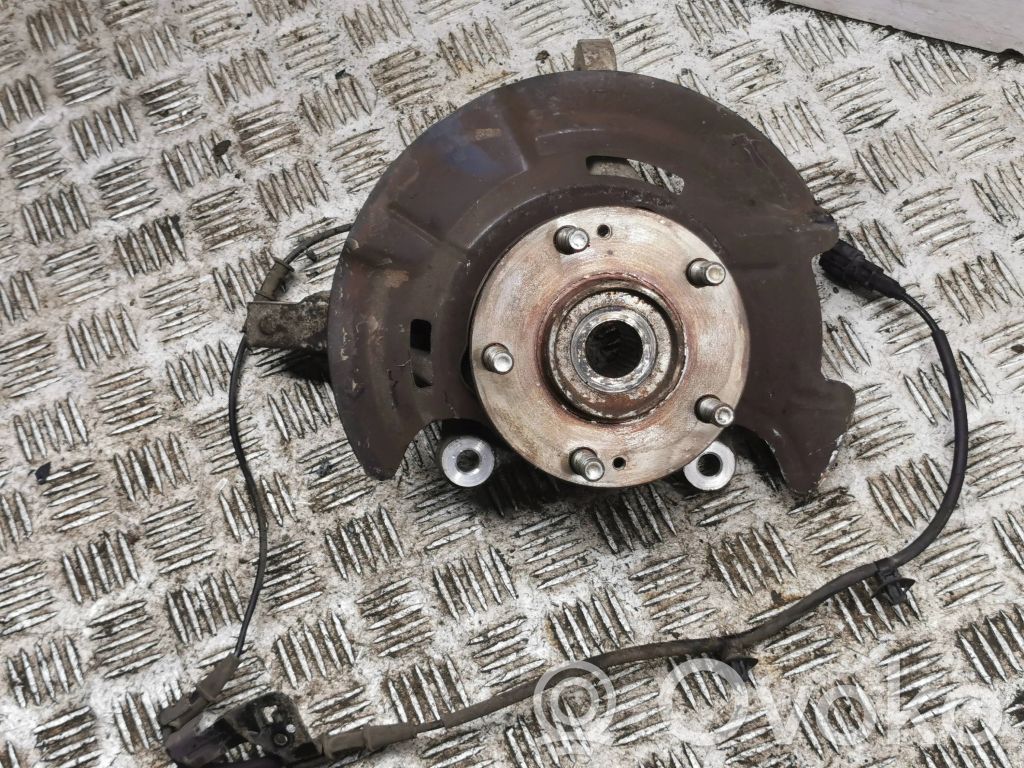 Front wheel hub