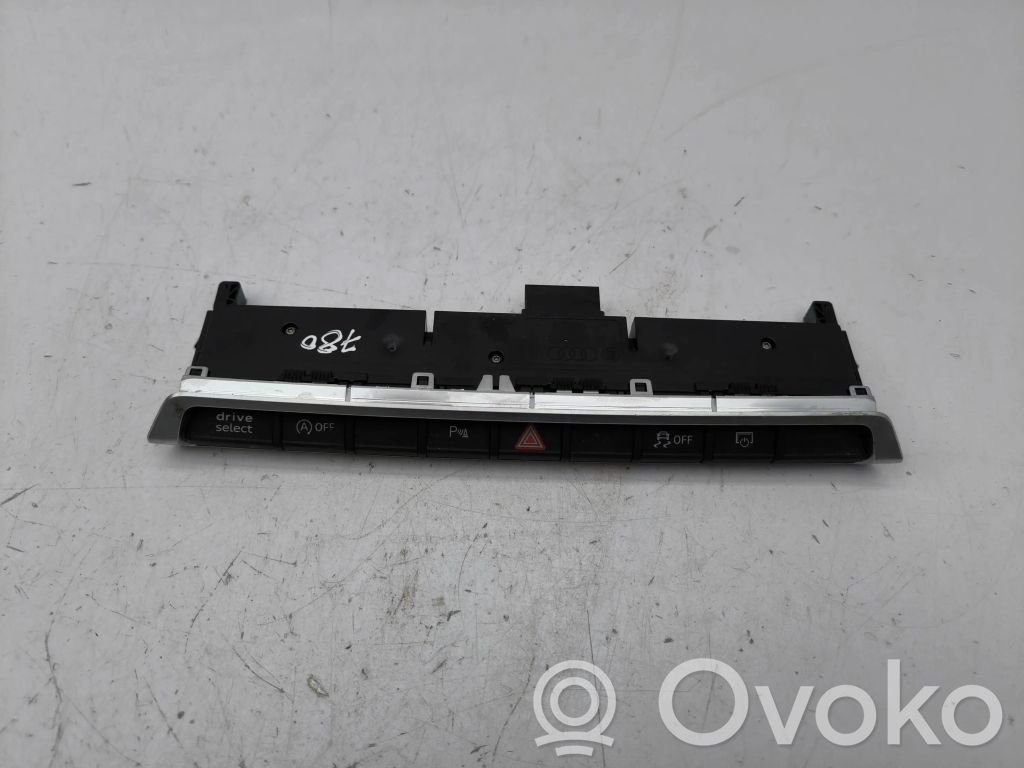 Audi Q2 - A set of switches 