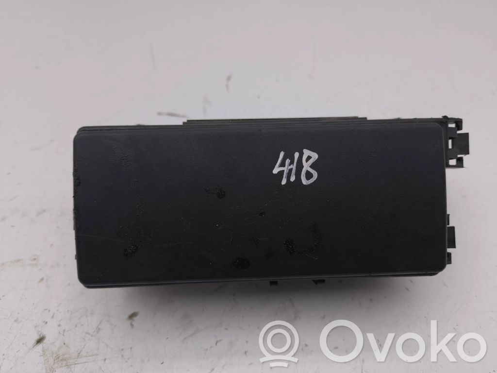 Jeep Grand Cherokee (WK) Fuse module 