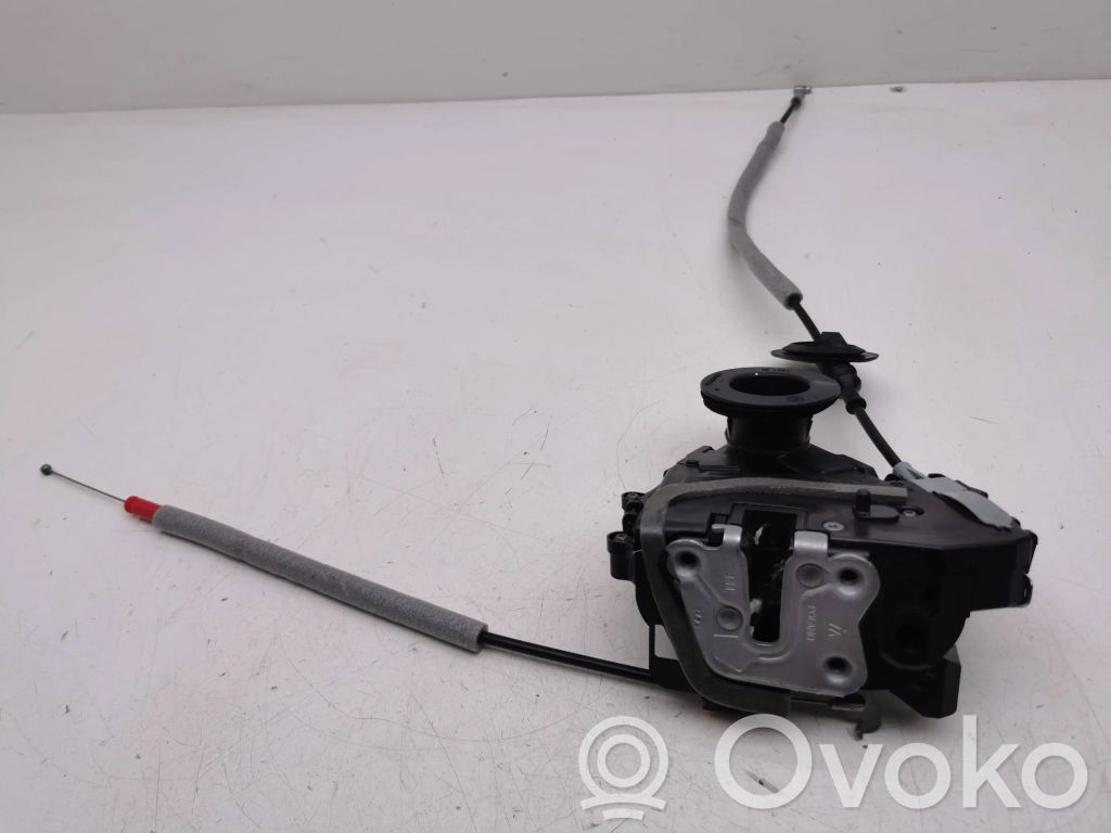 Renault Megane E-Tech Takaoven lukko 
