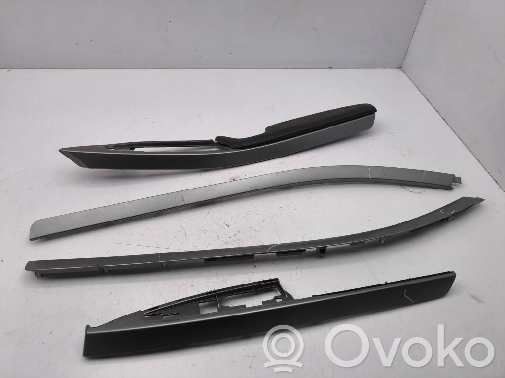 Ramka schowka deski rozdzielczej   EH1464471,EH16644A1,EH7068D4X,EH4668D41