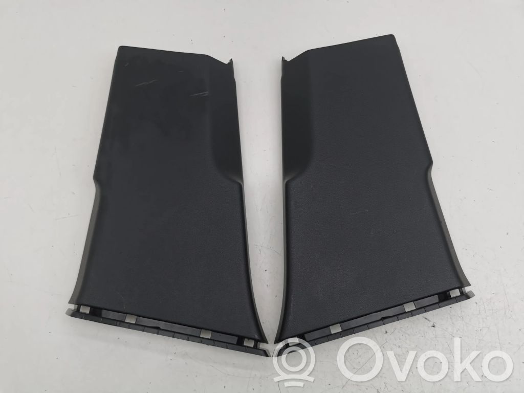 Skoda Octavia Mk4 Rivestimento montante (B) (fondo) 