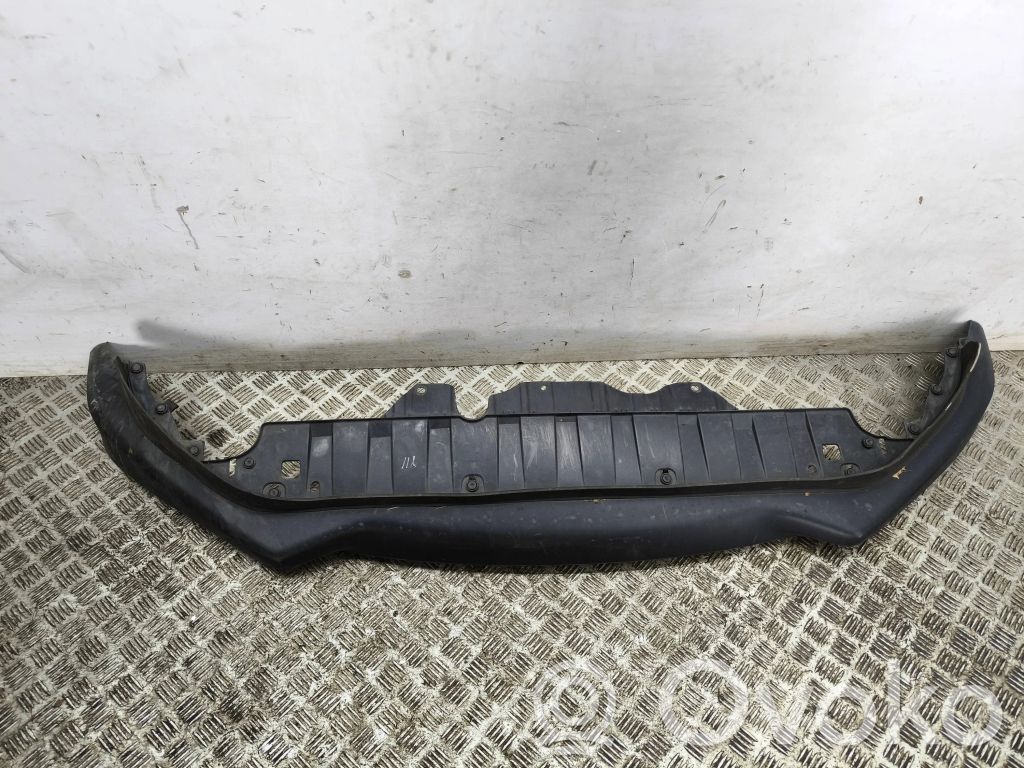 Front bumper lip
