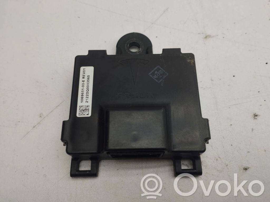 Tesla Model S Door control unit/module 
