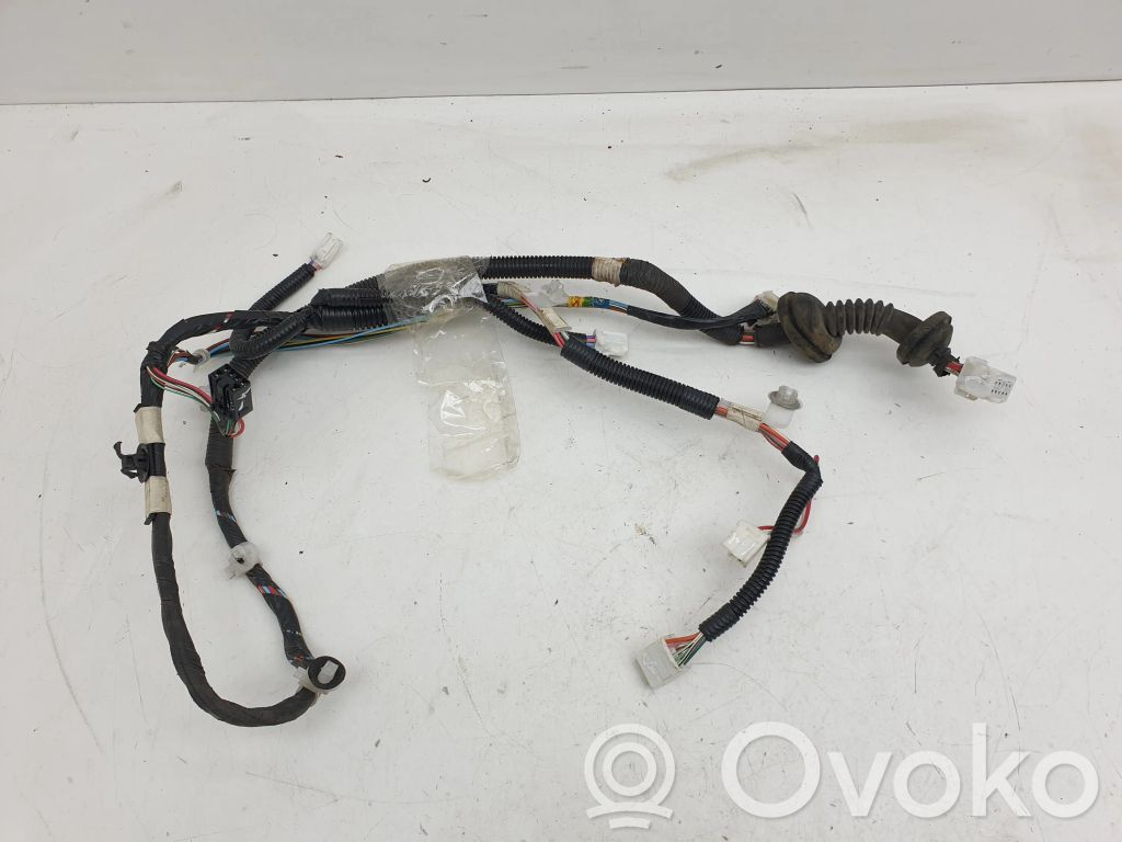 Lexus IS 220D-250-350 Cableado de puerta trasera 