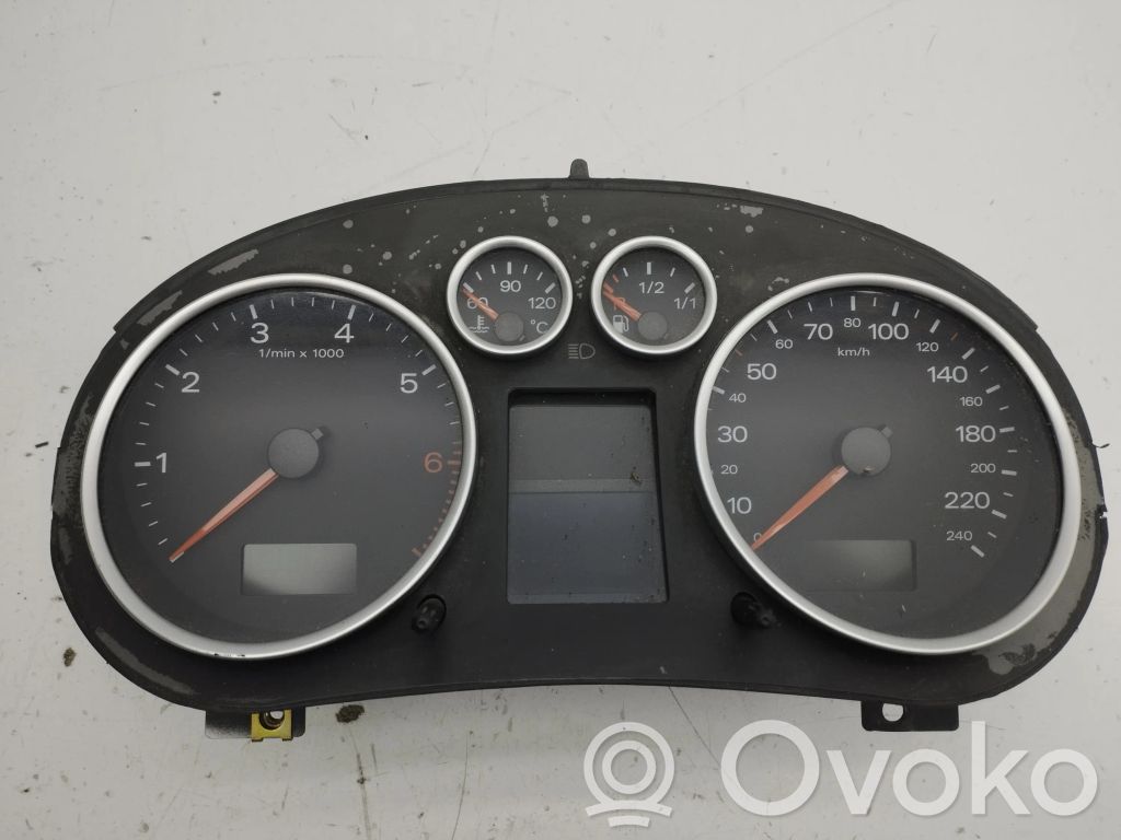Audi A2 Geschwindigkeitsmesser Cockpit 