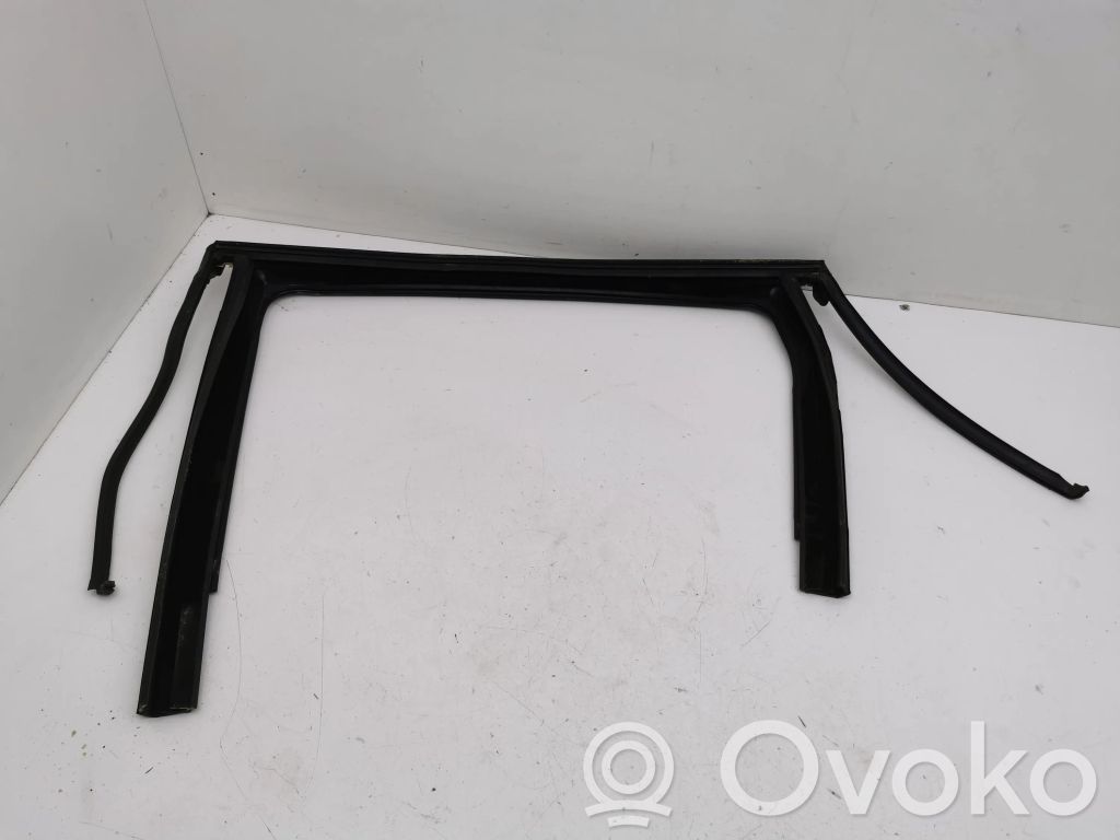Joint / vitre de porte arrière