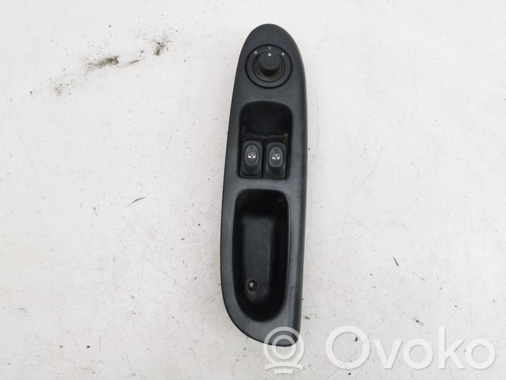 Renault Clio II Przyciski szyb 