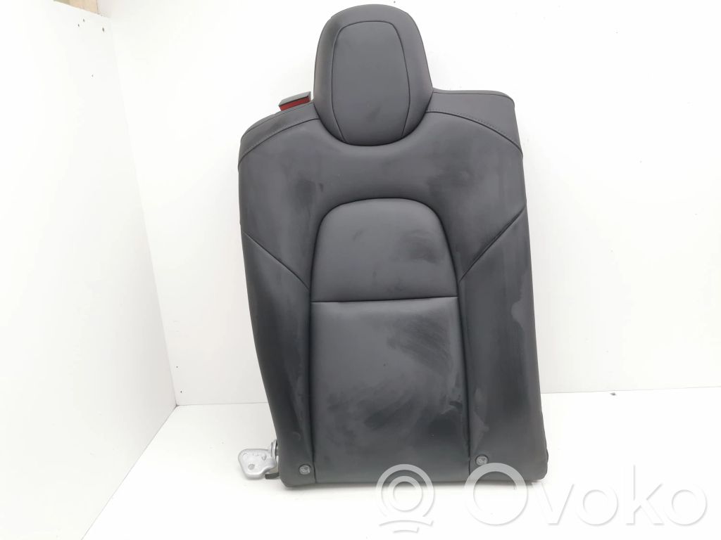 Tesla Model 3 Takaistuin 