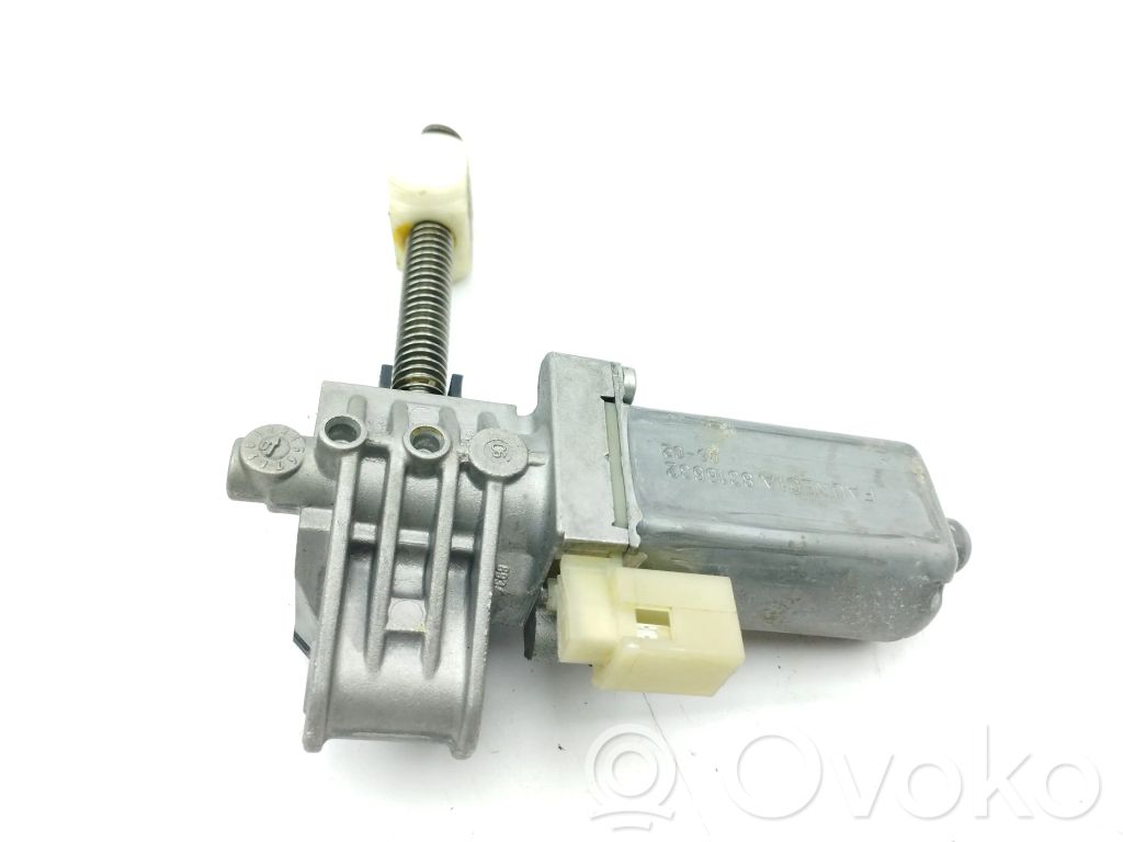 Moteur de réglage de siège   8316632