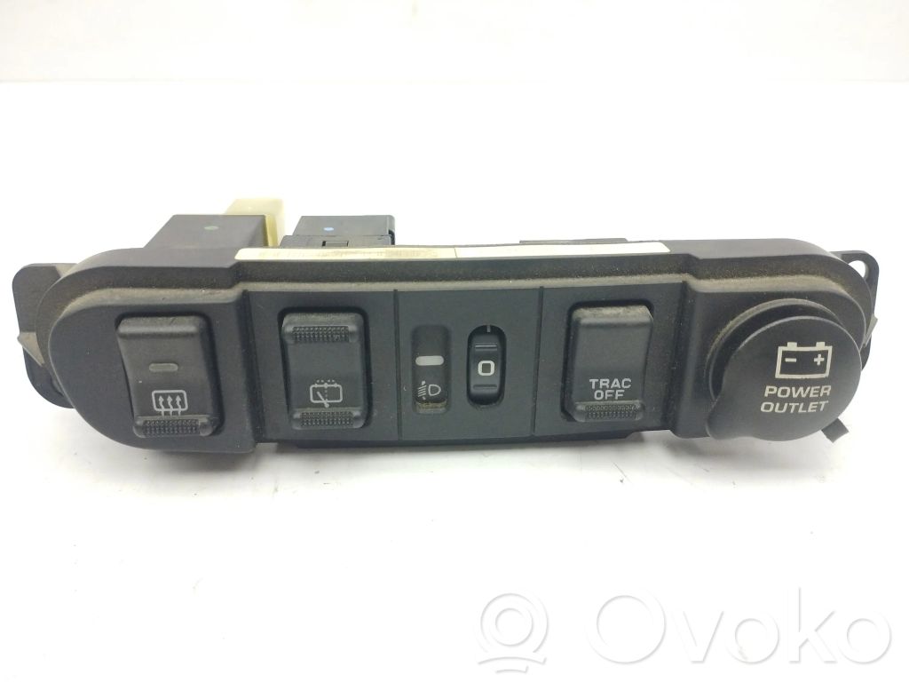 Chrysler PT Cruiser A set of switches 