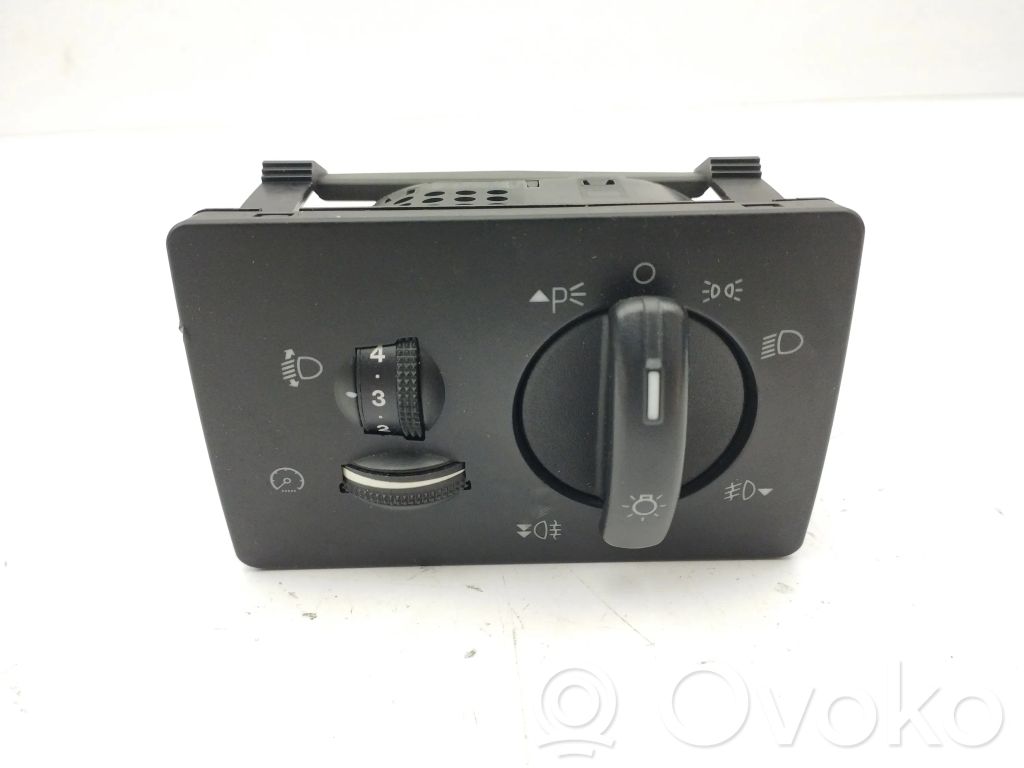 Ford Kuga I Light switch 