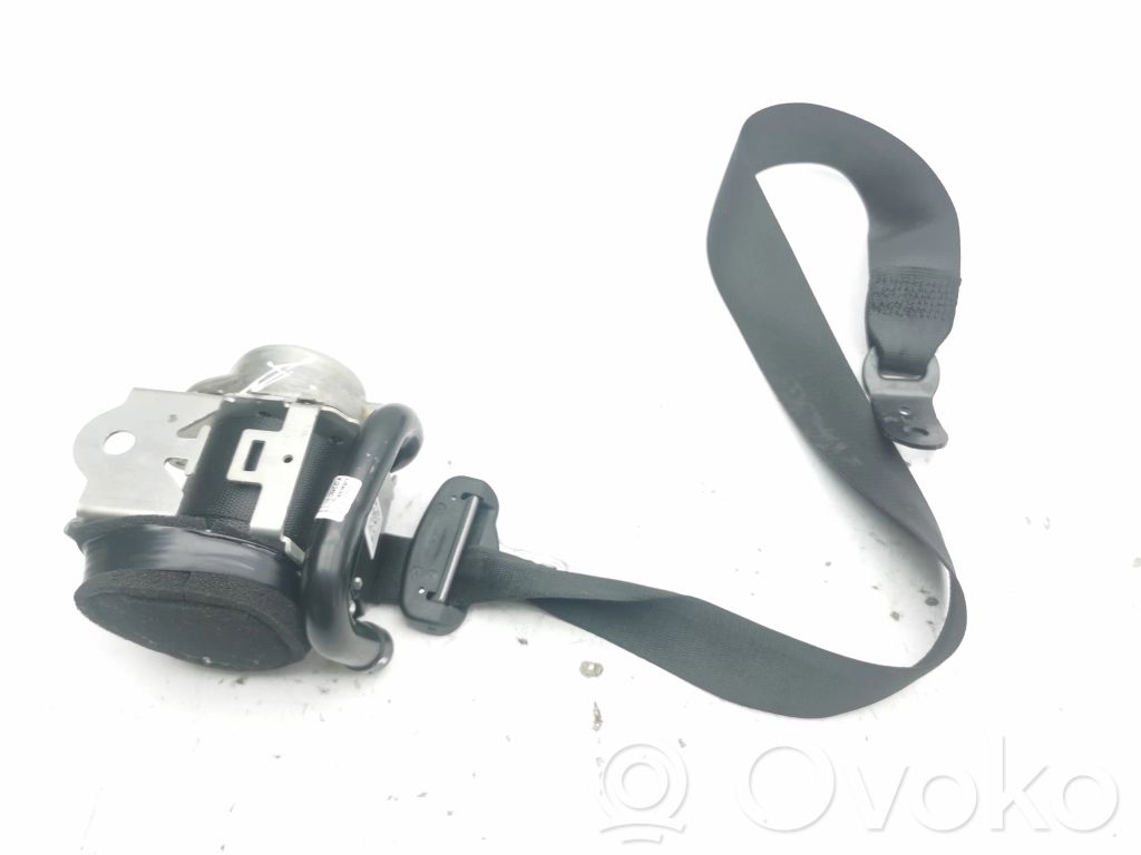 Mercedes-Benz EQA Cinturón trasero 