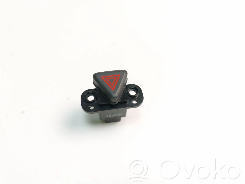 Chevrolet Trax Hazard light switch 