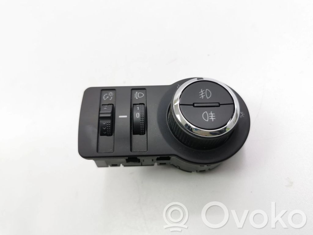 Chevrolet Trax Light switch 