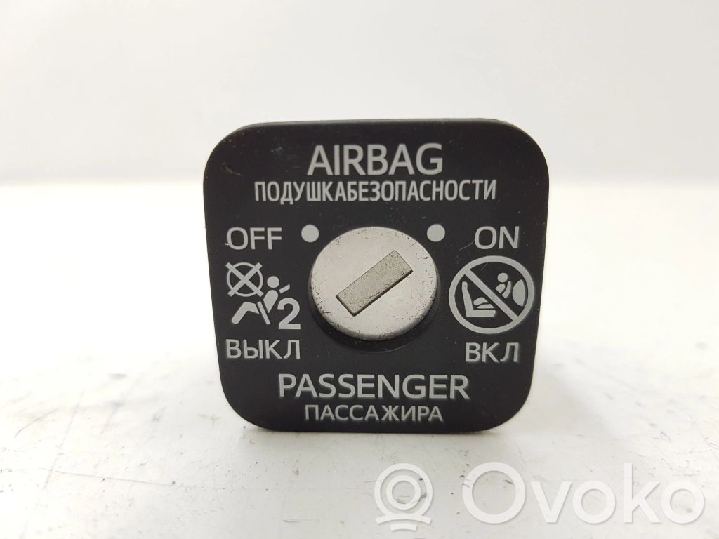 Toyota Avensis T270 Comutator pornit/oprit airbag pasager 