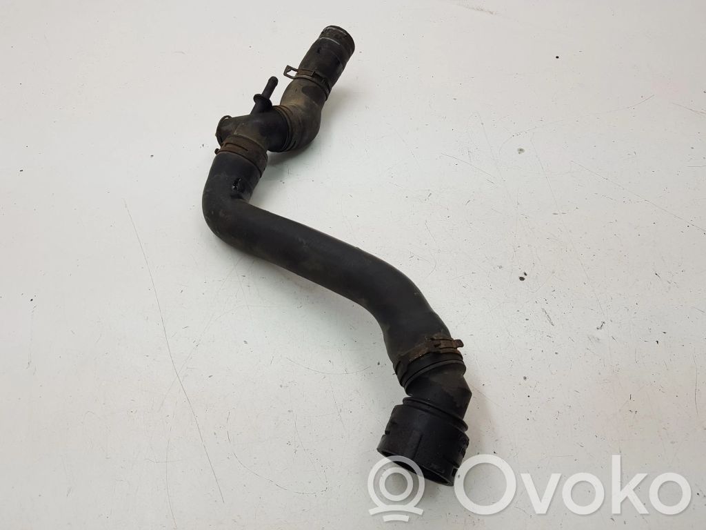 Volkswagen Golf IV Tubo flessibile del liquido di raffreddamento del motore