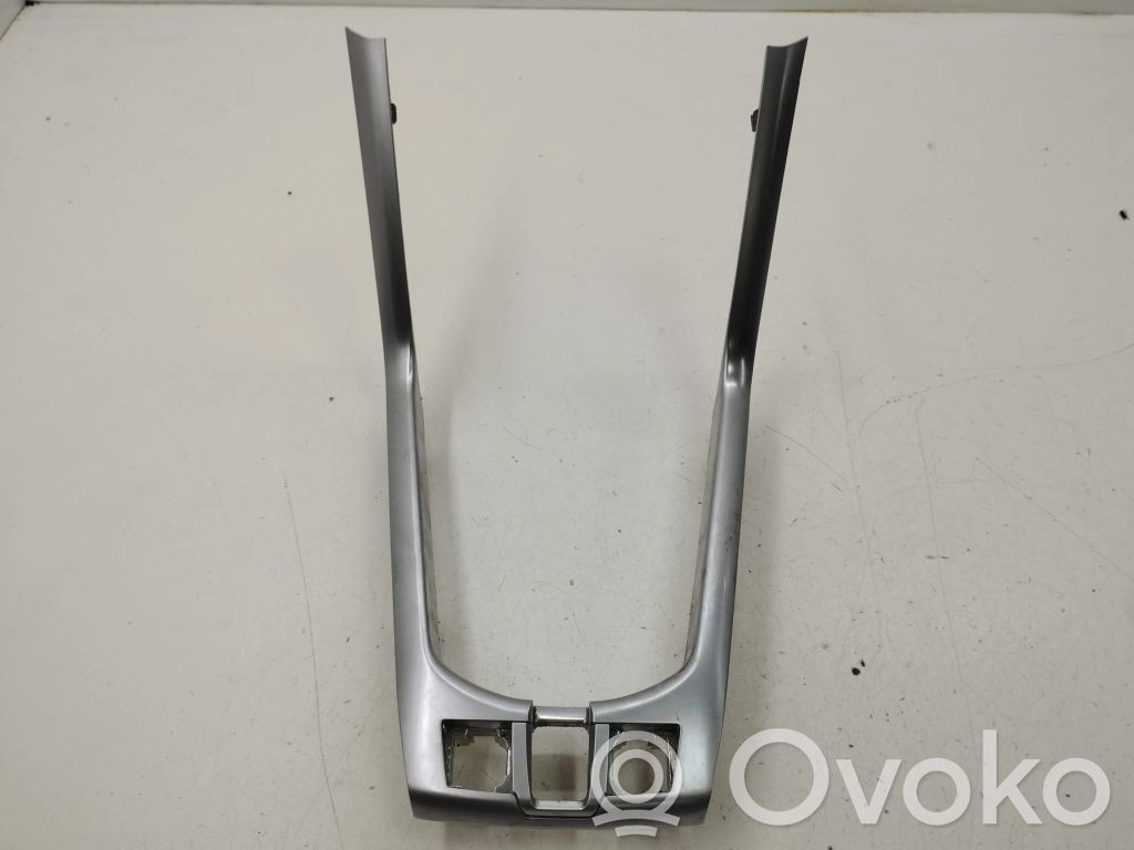 Opel Antara Ozdoba tunelu środkowego 