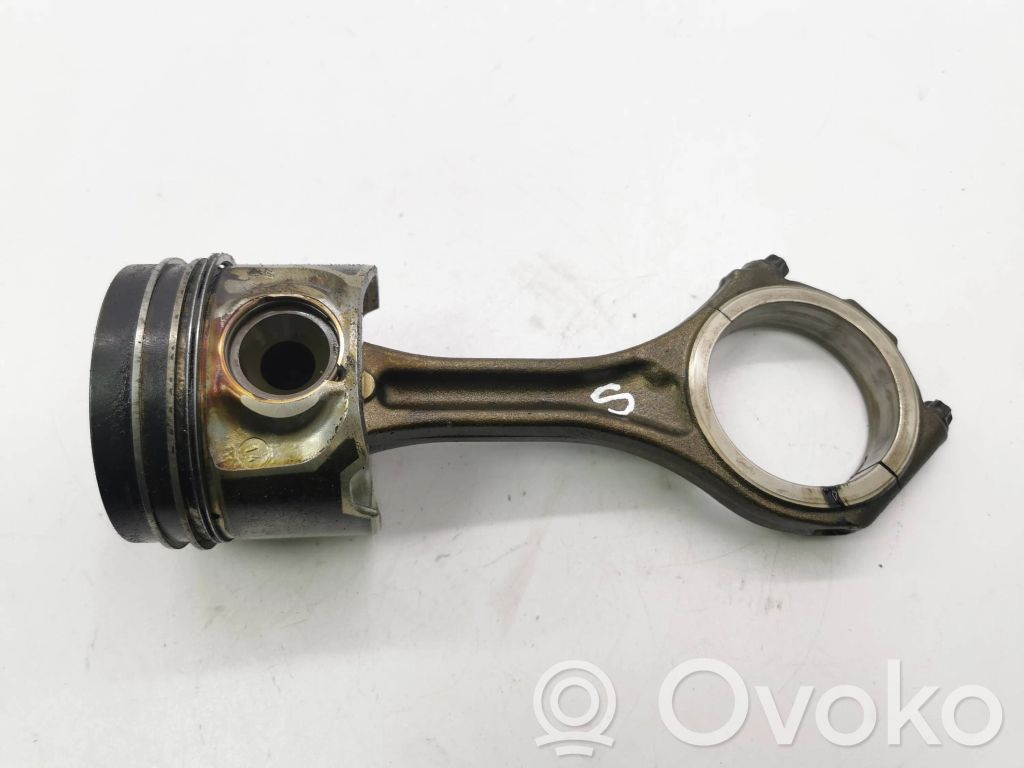 Piston avec bielle