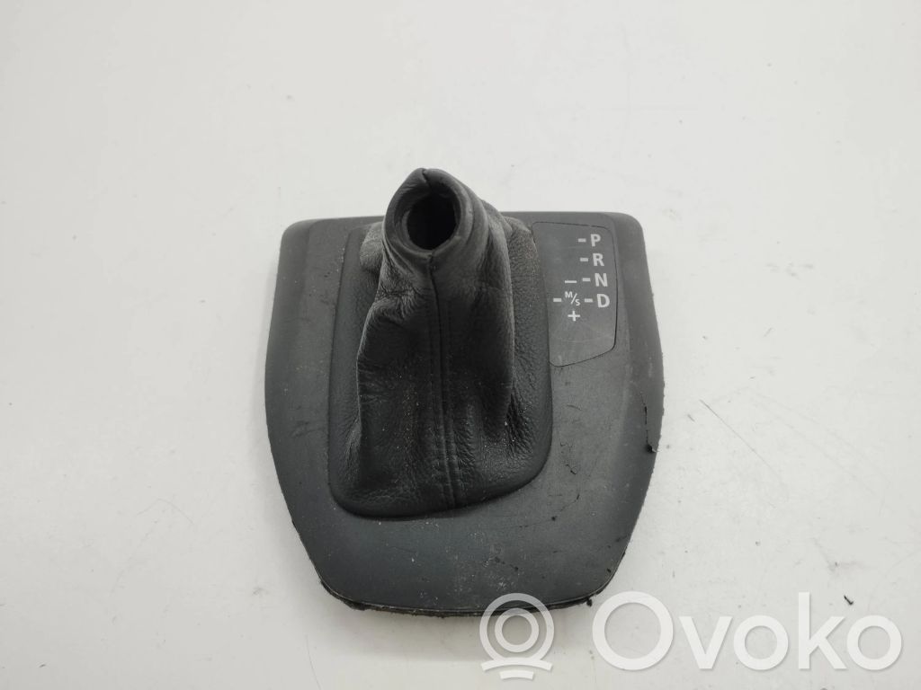 BMW 5 E60 E61 Pavarų perjungimo svirties apdaila (plastikinė) 