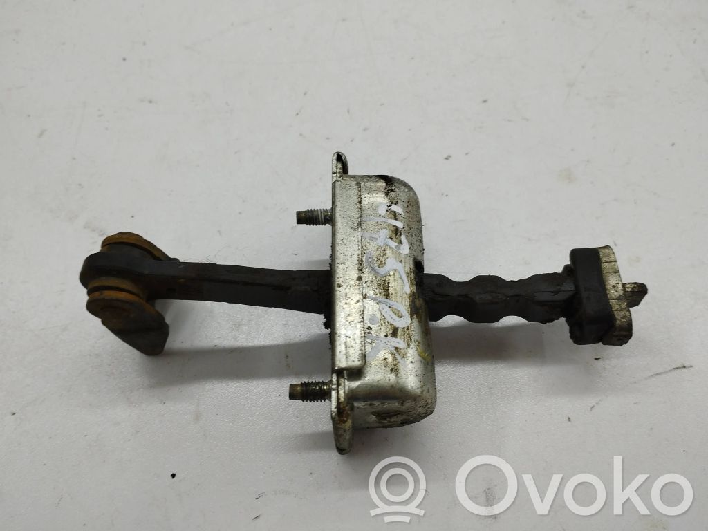 Opel Corsa D Etuoven pidätin 