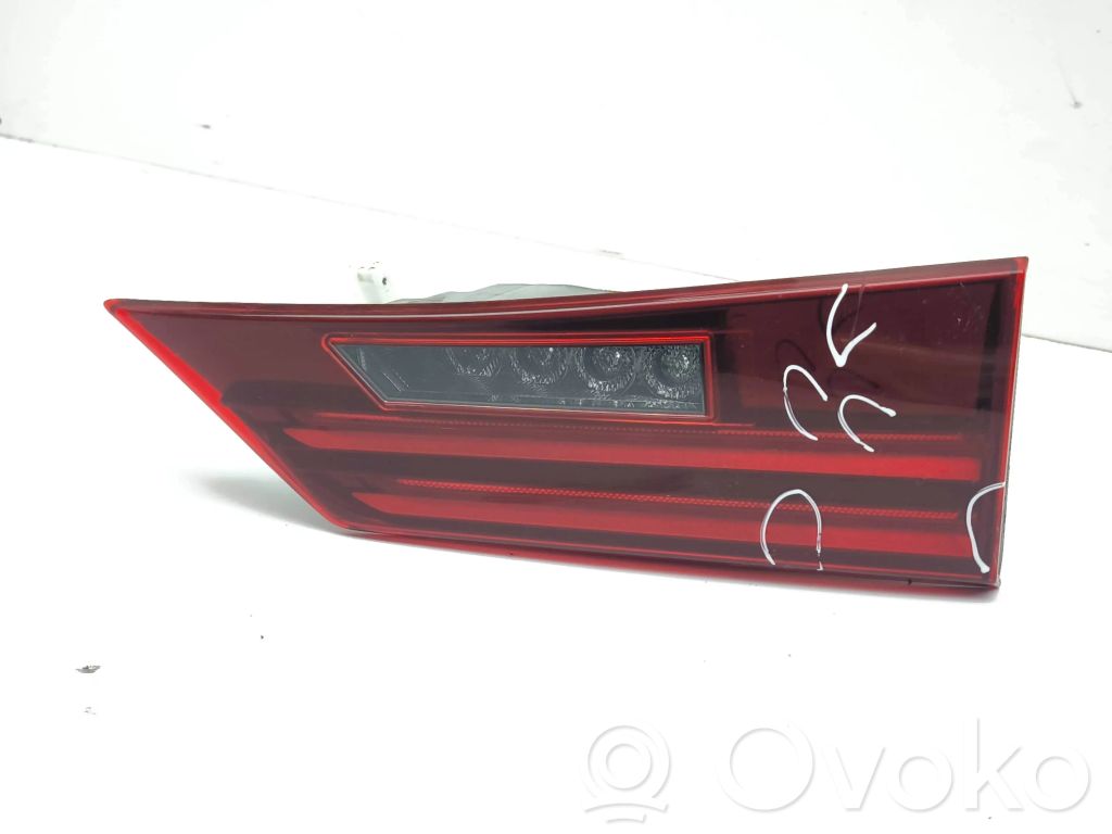 Lexus IS III XE30 Lampă spate în capacul portbagajului 