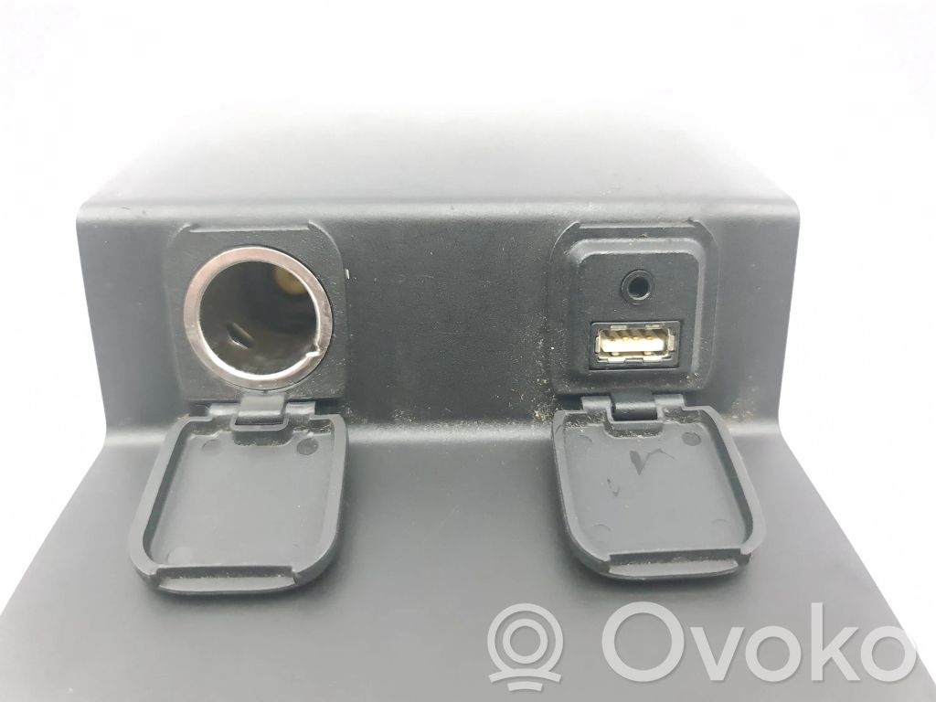 USB-pistokeliitin   GHP9644A1