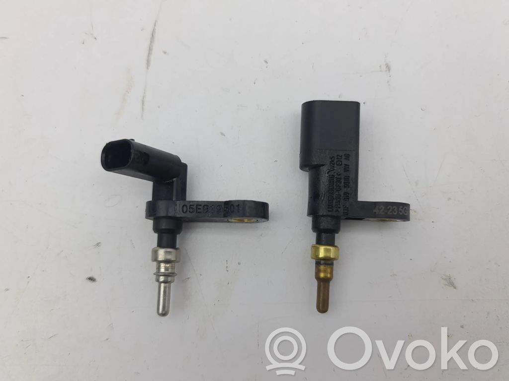 Skoda Octavia Mk4 Senzor temperatură lichid răcire 