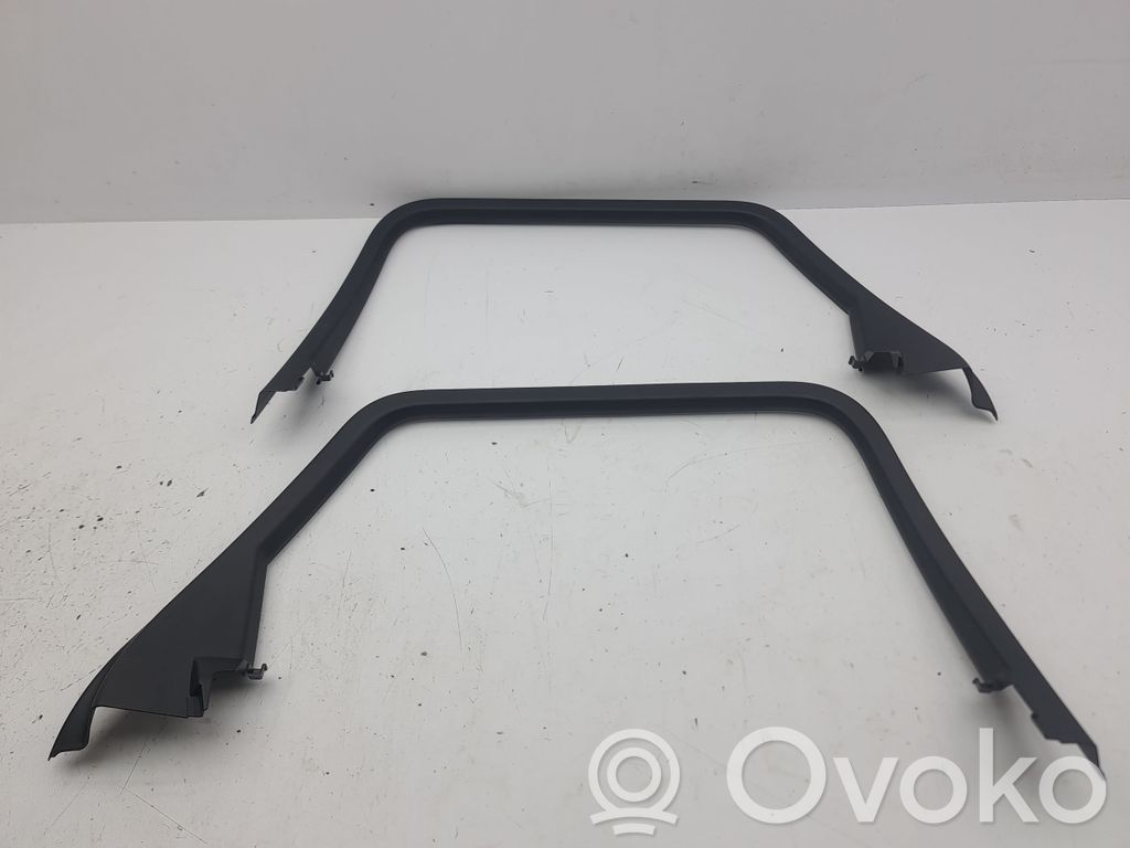 Audi A4 S4 B9 Listwa / Uszczelka szyby drzwi tylnych 