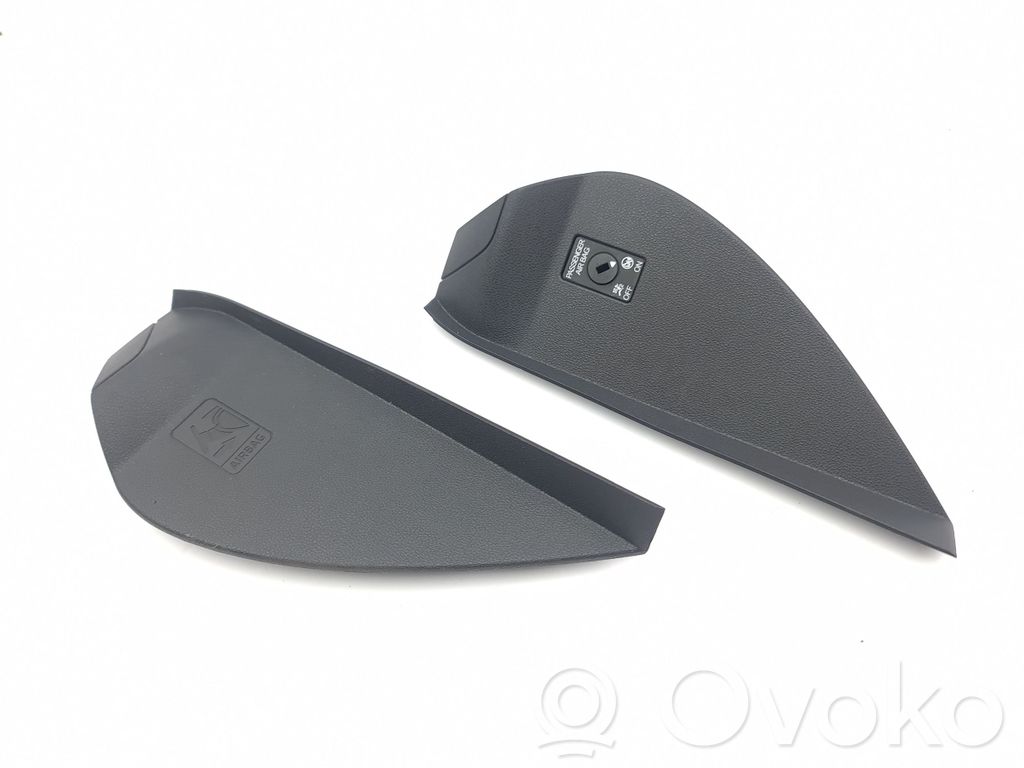 Skoda Octavia Mk4 Panelės apdailos skydas (šoninis) 
