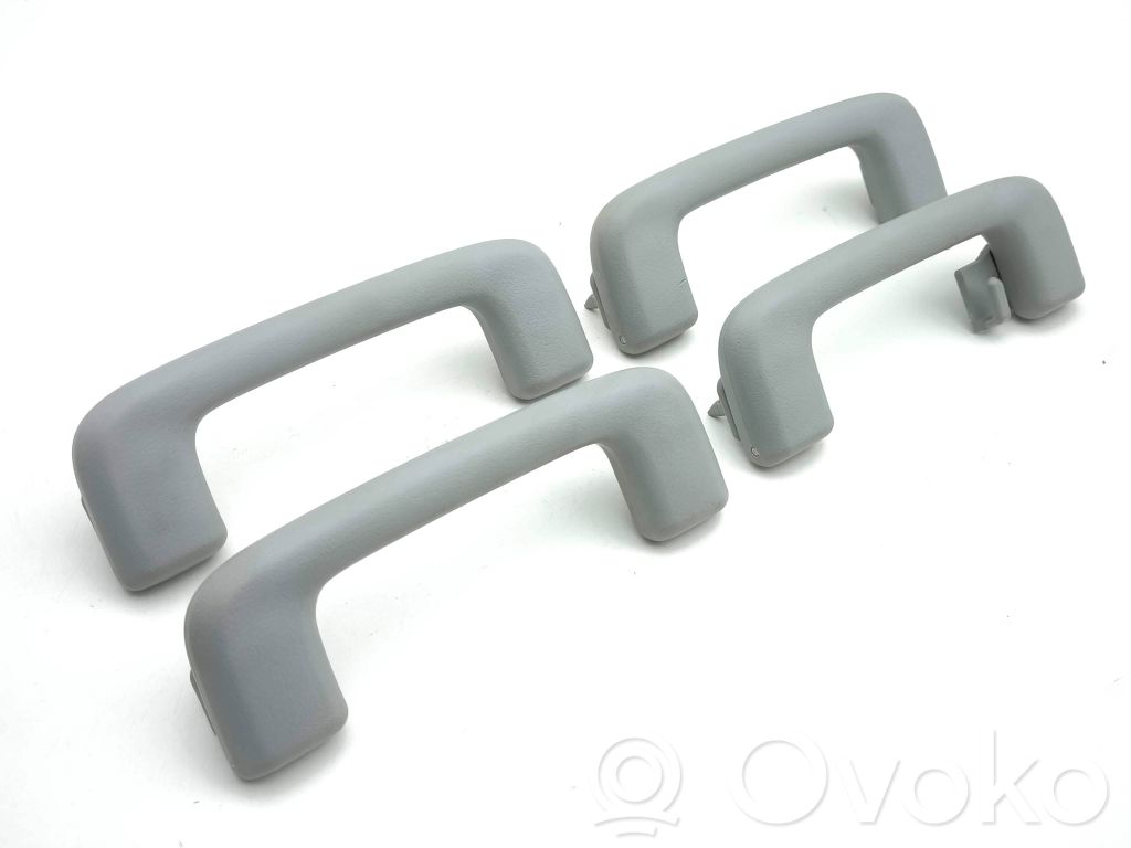 Mitsubishi Outlander Un set di maniglie per il soffitto