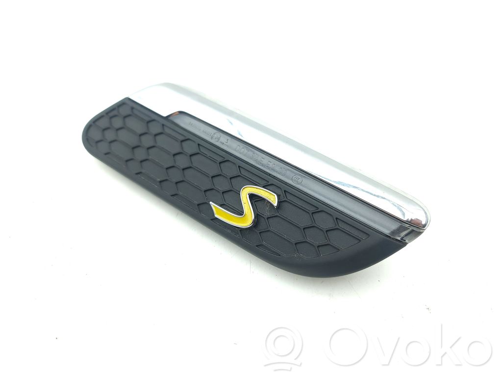 Mini One - Cooper F56 F55 Moldura de la aleta (moldura) 
