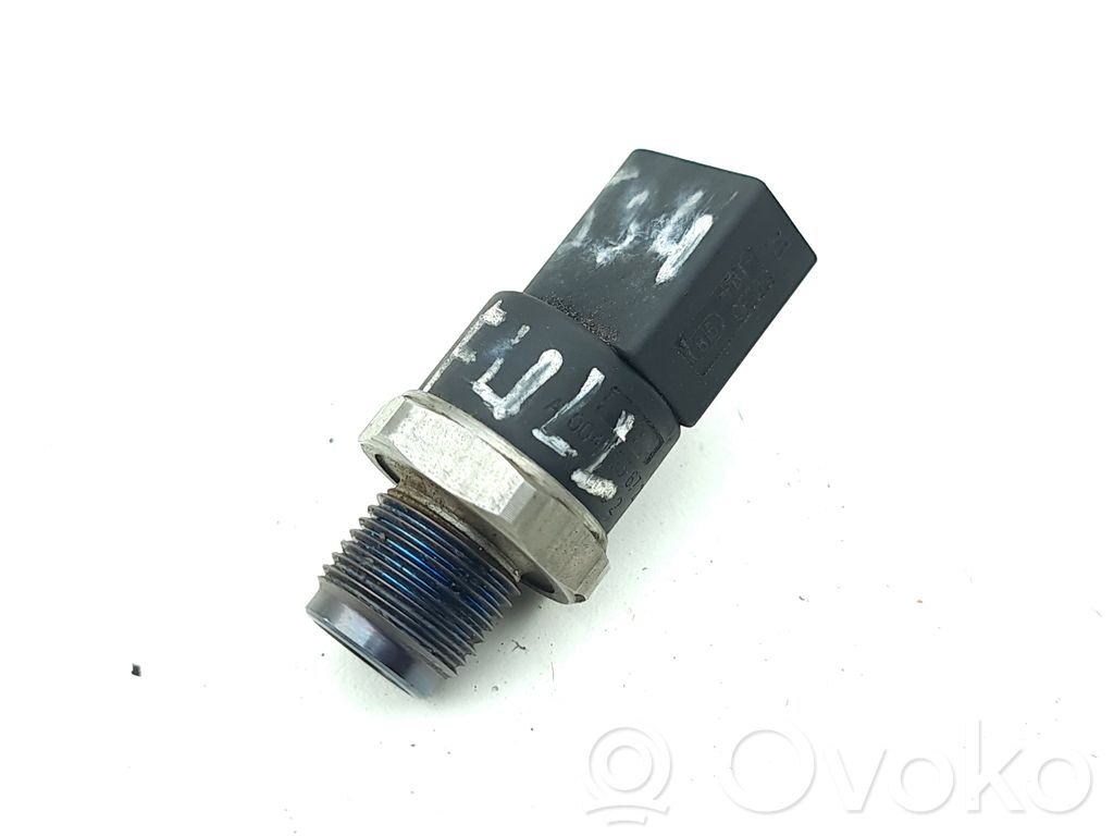Sensor de presión de combustible   0281002504